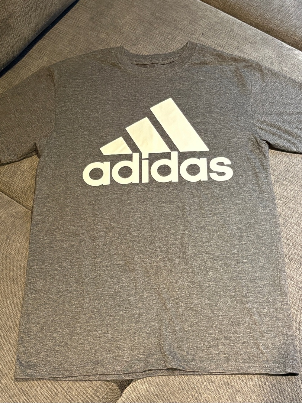 Men’s Adidas Tee. - Picture 1 of 2